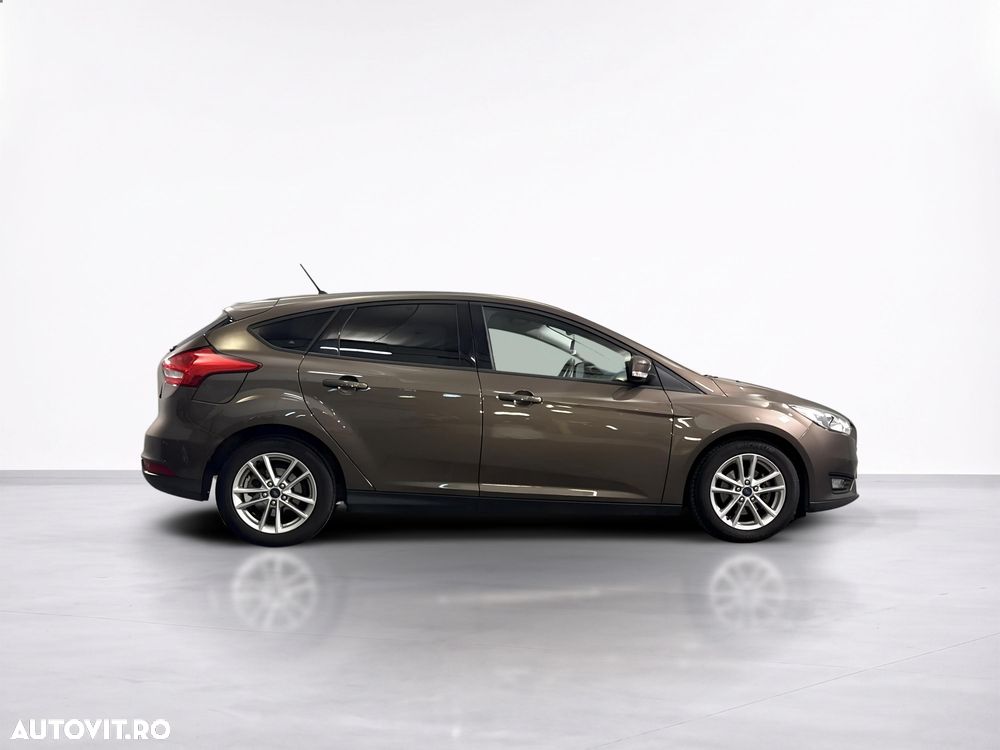 Ford Focus - 7