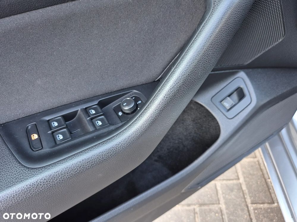 Volkswagen Passat - 33