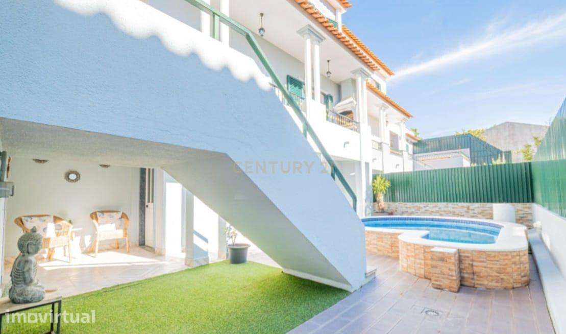 Moradia T4 na Charneca Caparica com Piscina na rua João de Deus a 5min - Grande imagem: 4/48