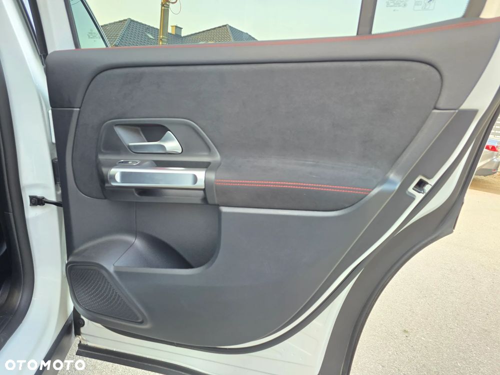 Mercedes-Benz GLB 200 d 4-Matic AMG Line 8G-DCT - 20
