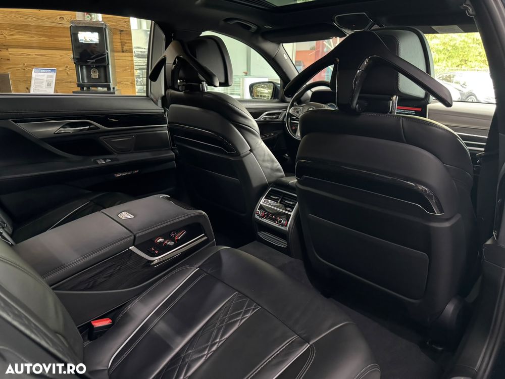 BMW Seria 7 750i xDrive - 11
