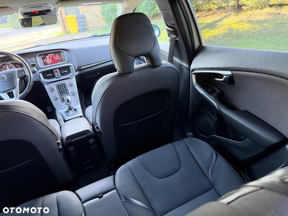 Volvo V40 Cross Country T3 Drive-E Dynamic Edition - 28
