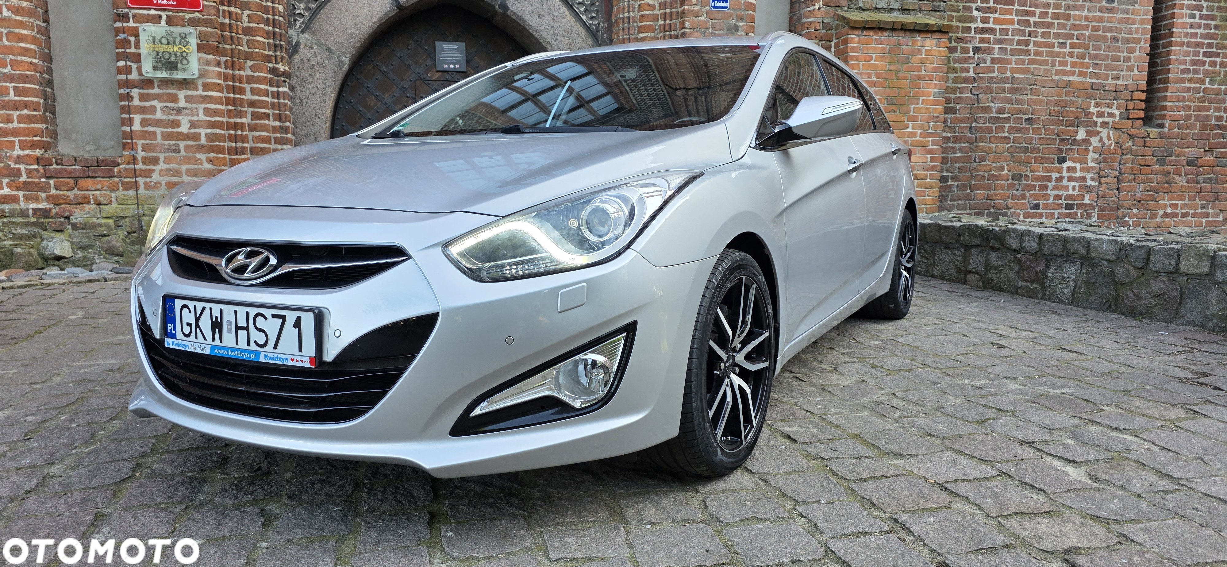 Hyundai i40 Kombi blue 1.6 Family+ - 33