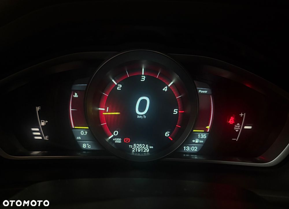 Volvo V40 D2 R-Design - 20