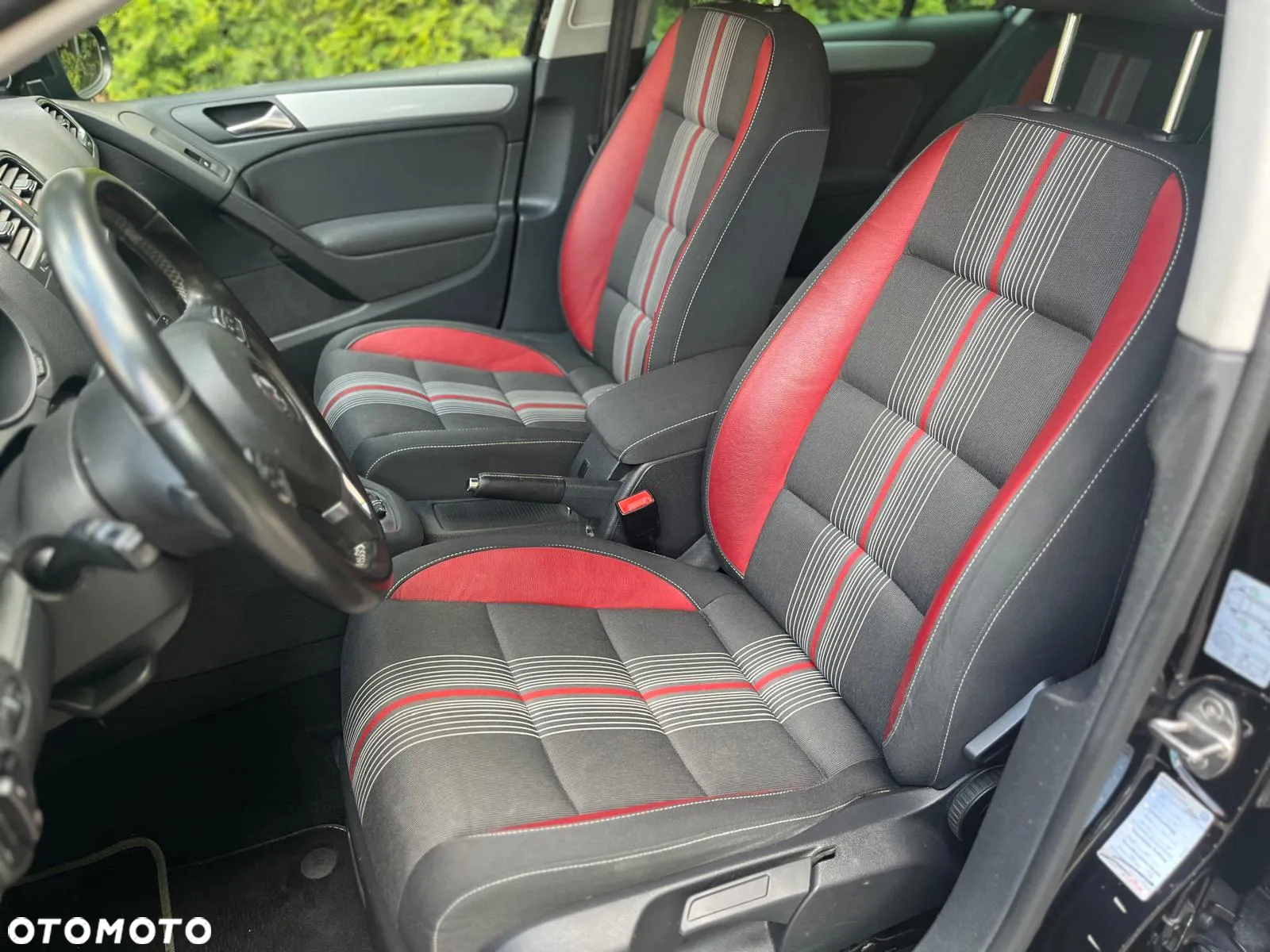Volkswagen Golf 2.0 TDI DPF BlueMotion Technology DSG MATCH - 12