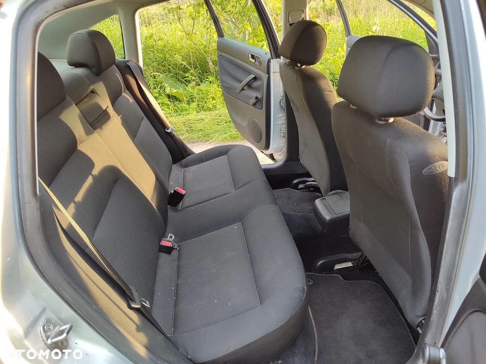 Volkswagen Passat 1.6 - 26
