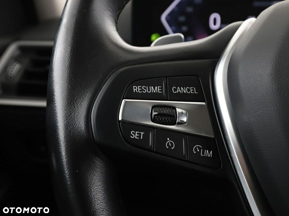 BMW Seria 3 318d - 33