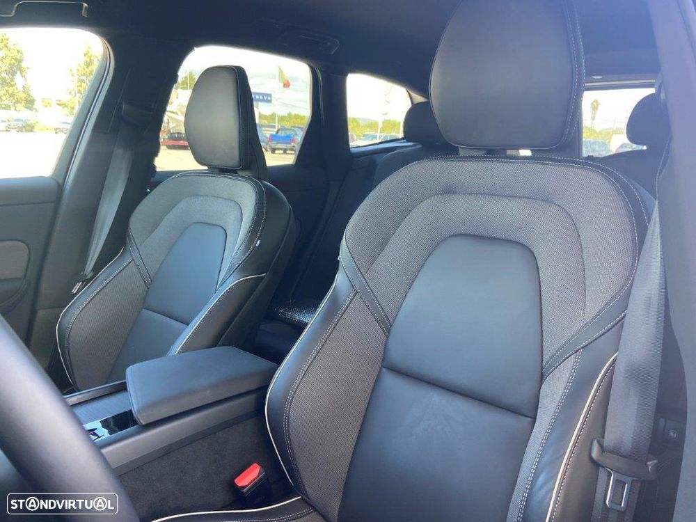 Volvo XC 60 2.0 T8 PHEV Ultimate Dark AWD - 11