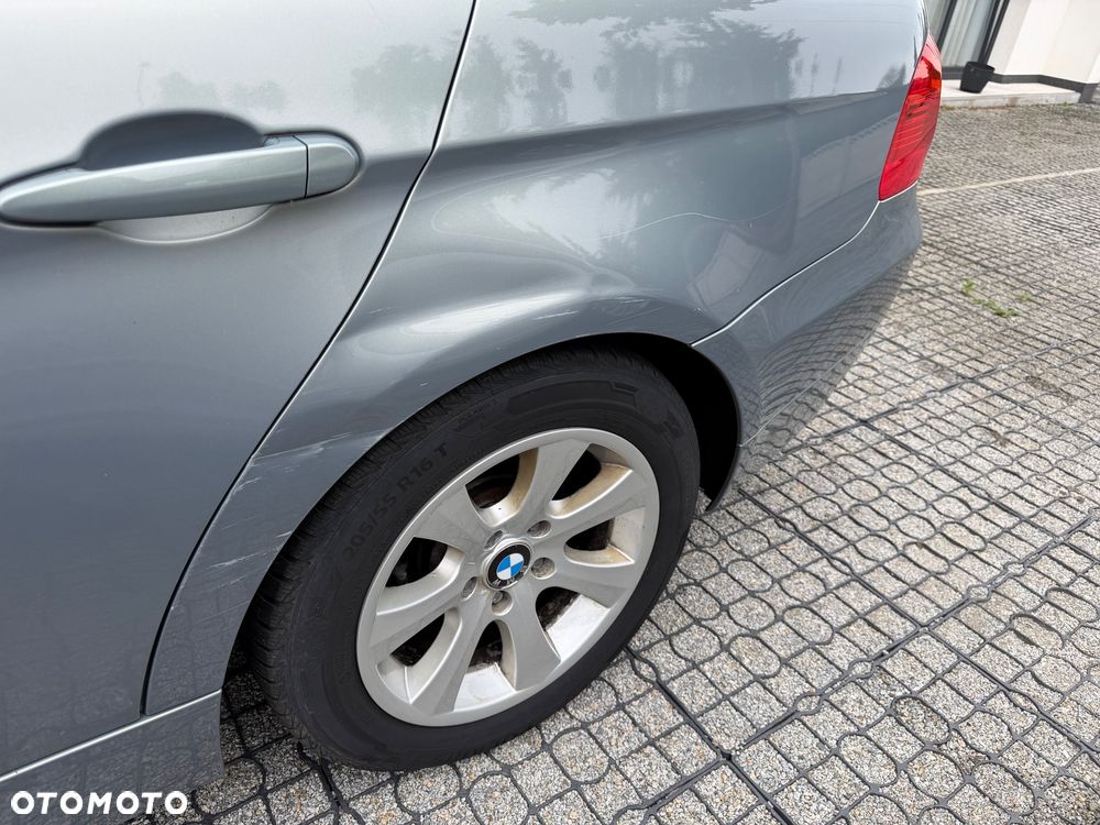 BMW Seria 3 320i - 12