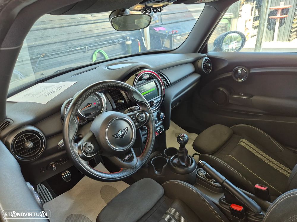 MINI 3 Portas One JCW - 16