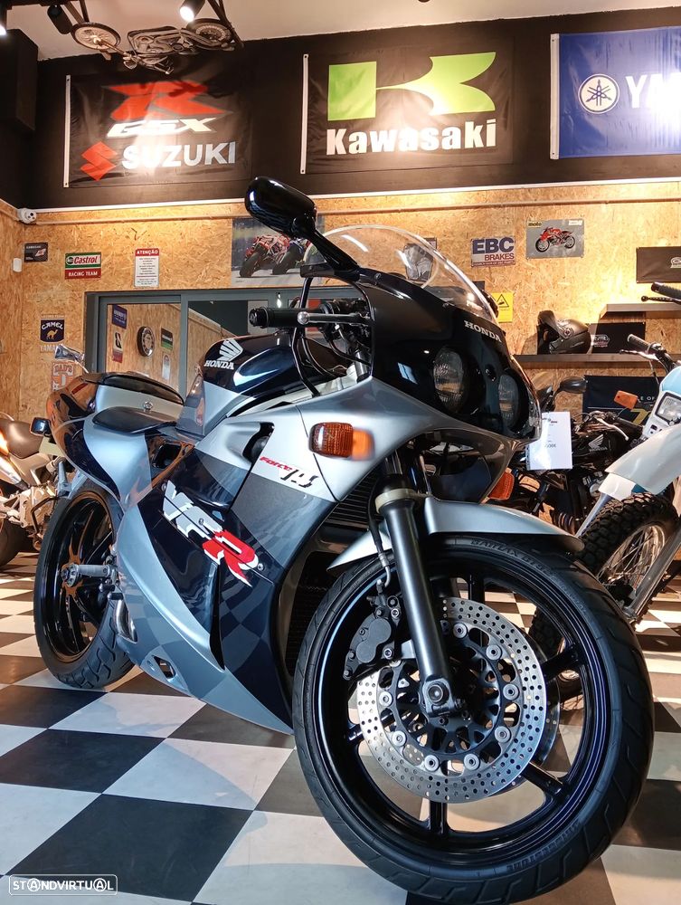 Honda VFR - 1