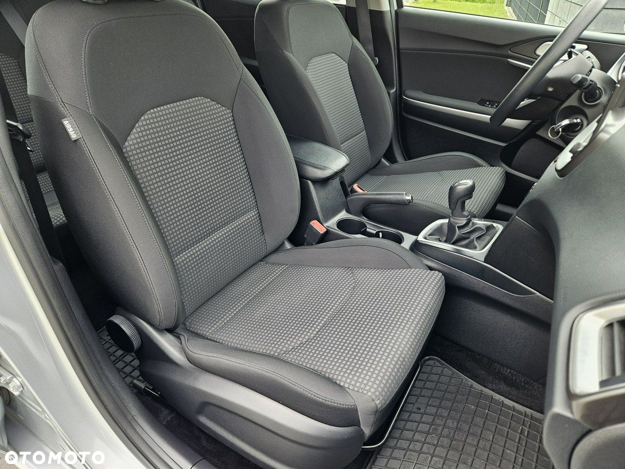 Kia Ceed - 16