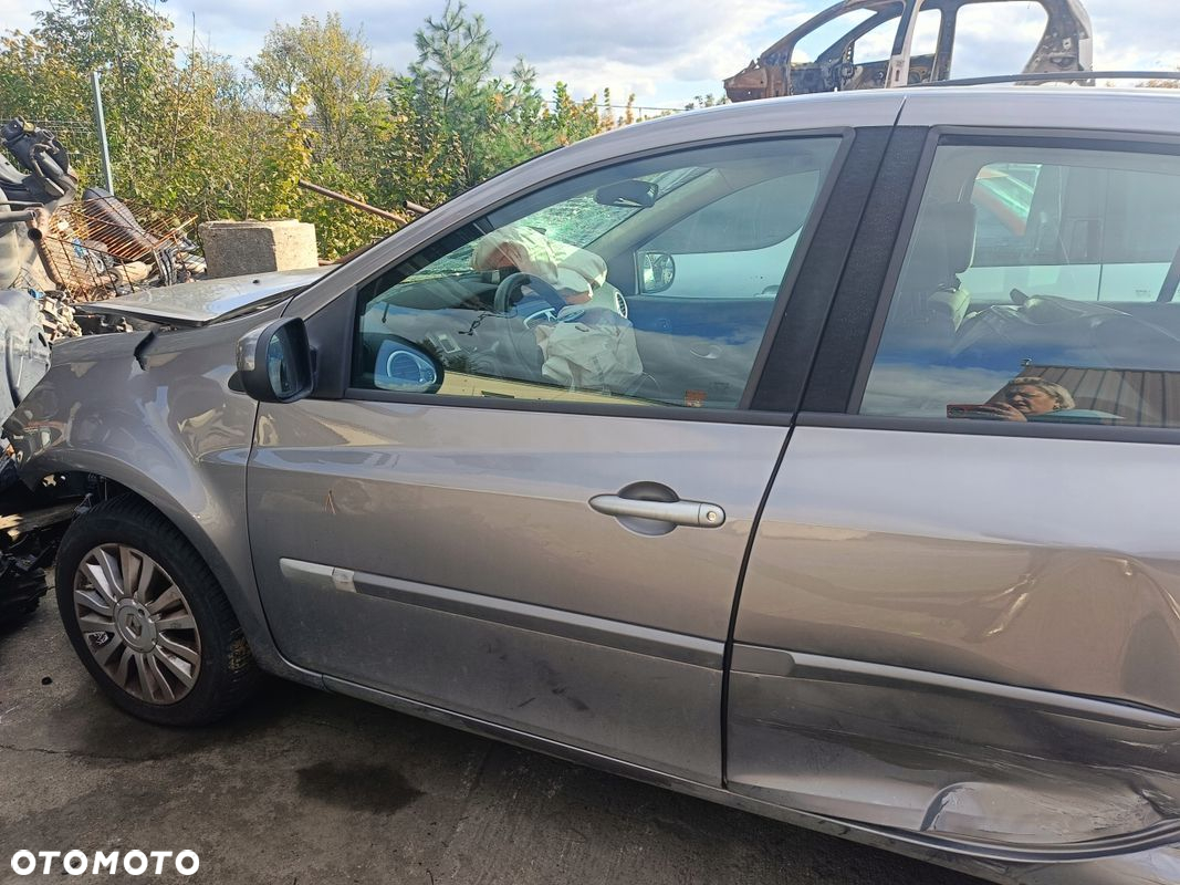 RENAULT CLIO III lift LAMPA TYŁ LEWA PRAWA - 5