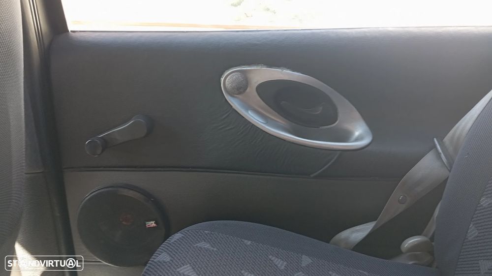 Ford Galaxy 1.9 TDi Ghia Luxo - 10