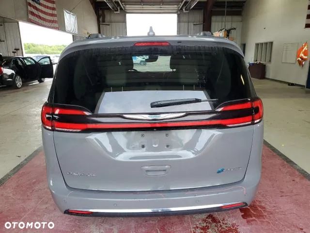 Chrysler Pacifica - 7