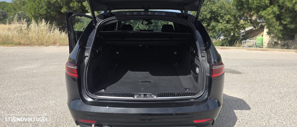 Jaguar XF Sportbrake 20d AWD Aut. R-Sport - 26