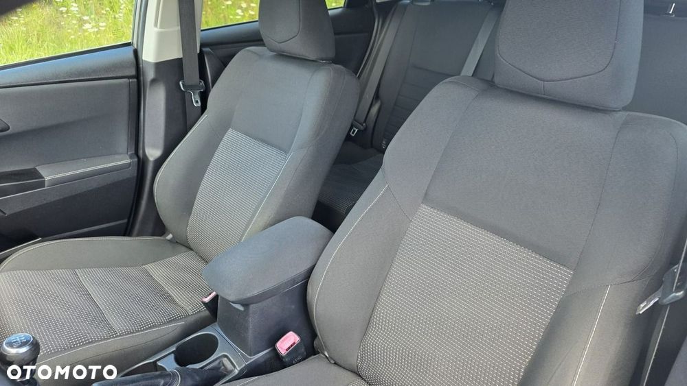 Toyota Auris - 17