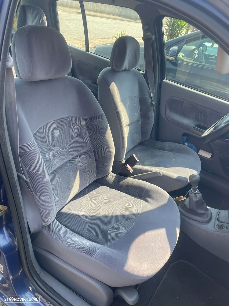 Renault Clio 1.2 RXE - 8
