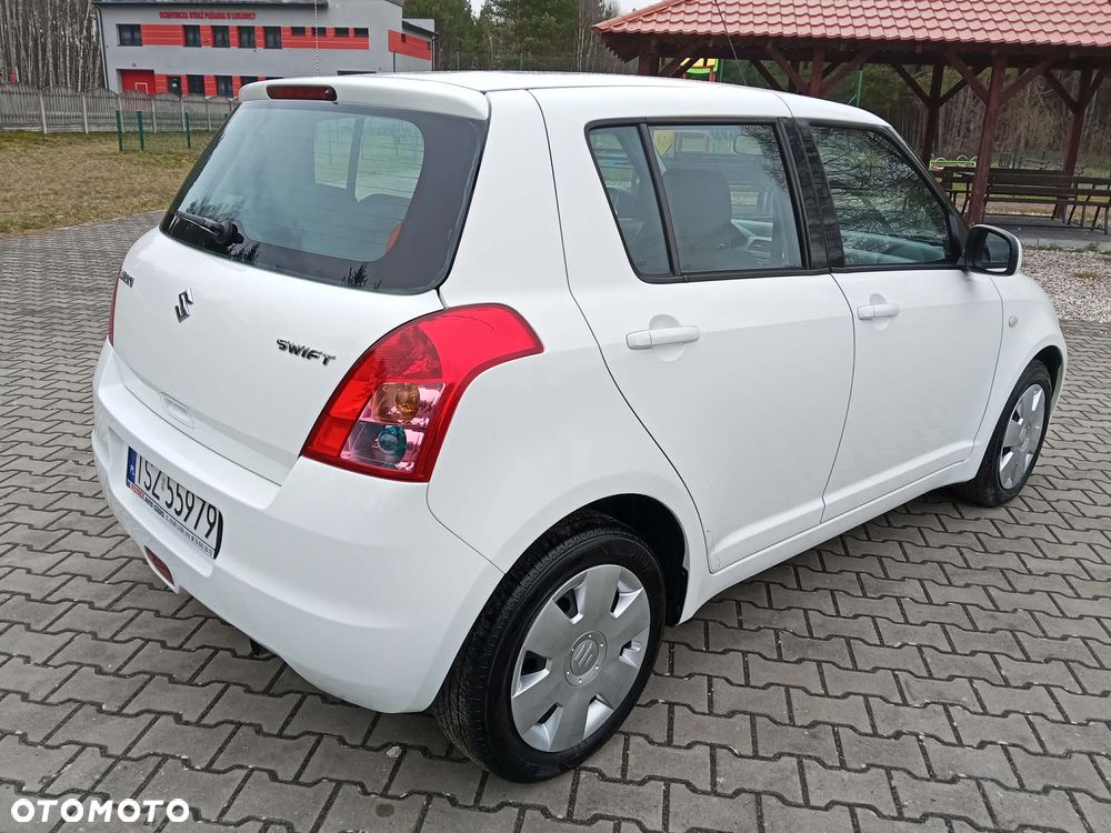 Suzuki Swift 1.3 Black and White - 15