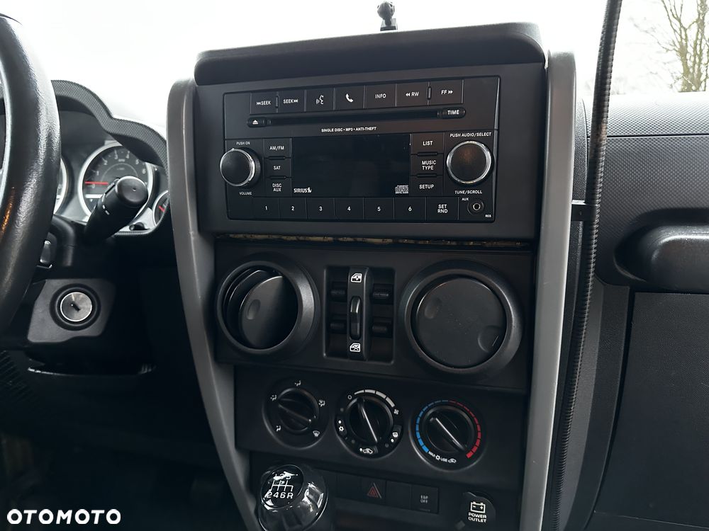 Jeep Wrangler Unlimited 3.8 Sahara - 12