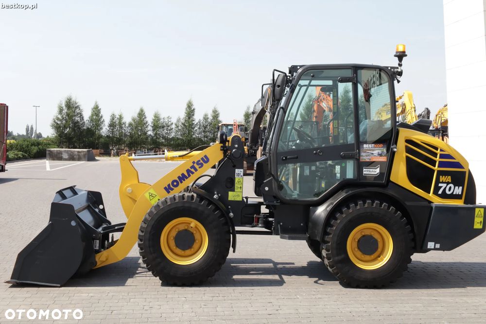Komatsu WA70M-8 - 13