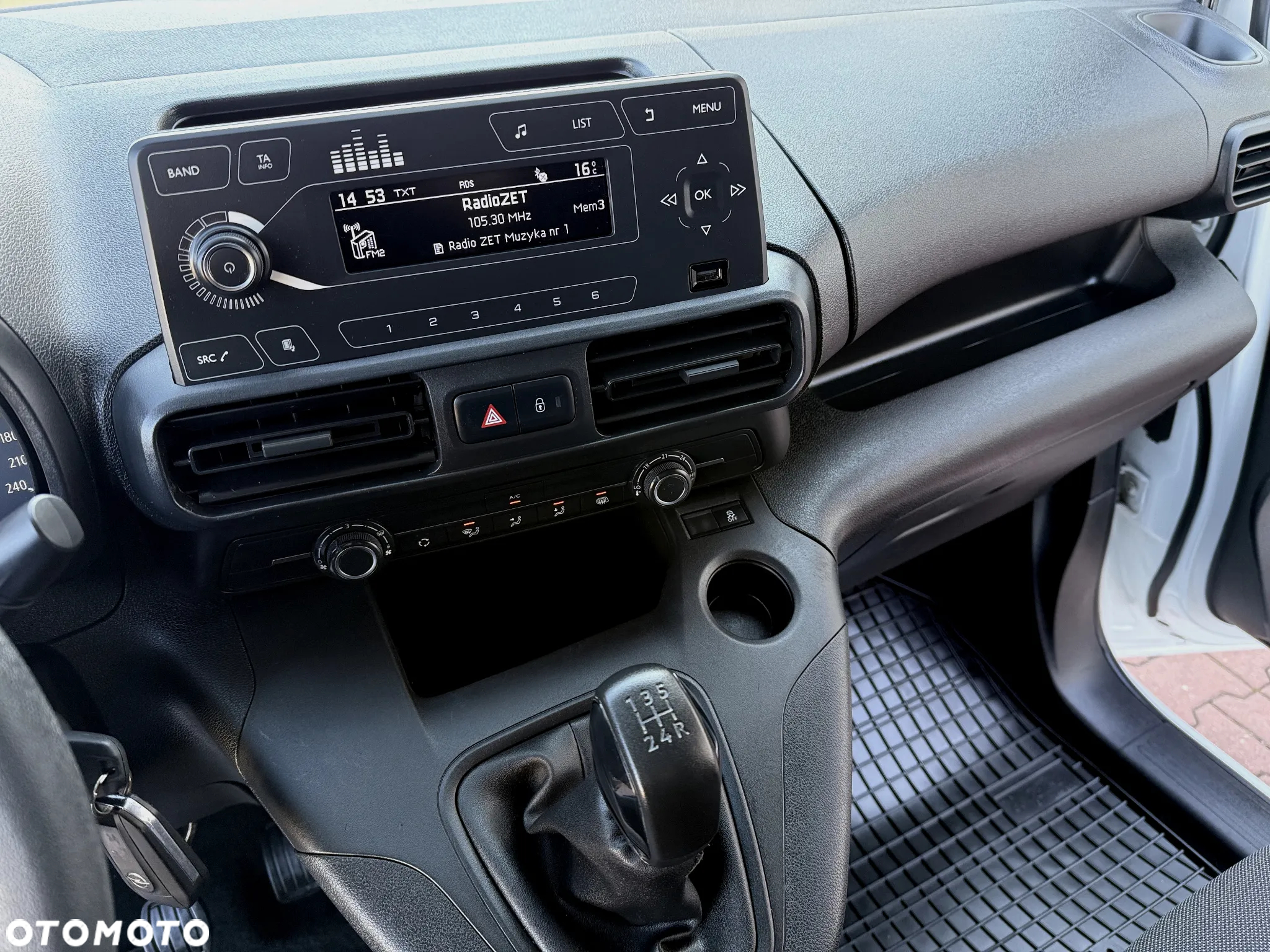 Opel COMBO - 12
