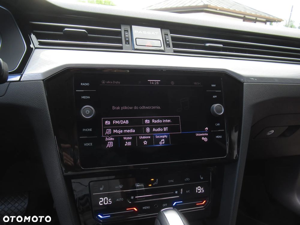 Volkswagen Passat 2.0 TSI Business DSG - 34