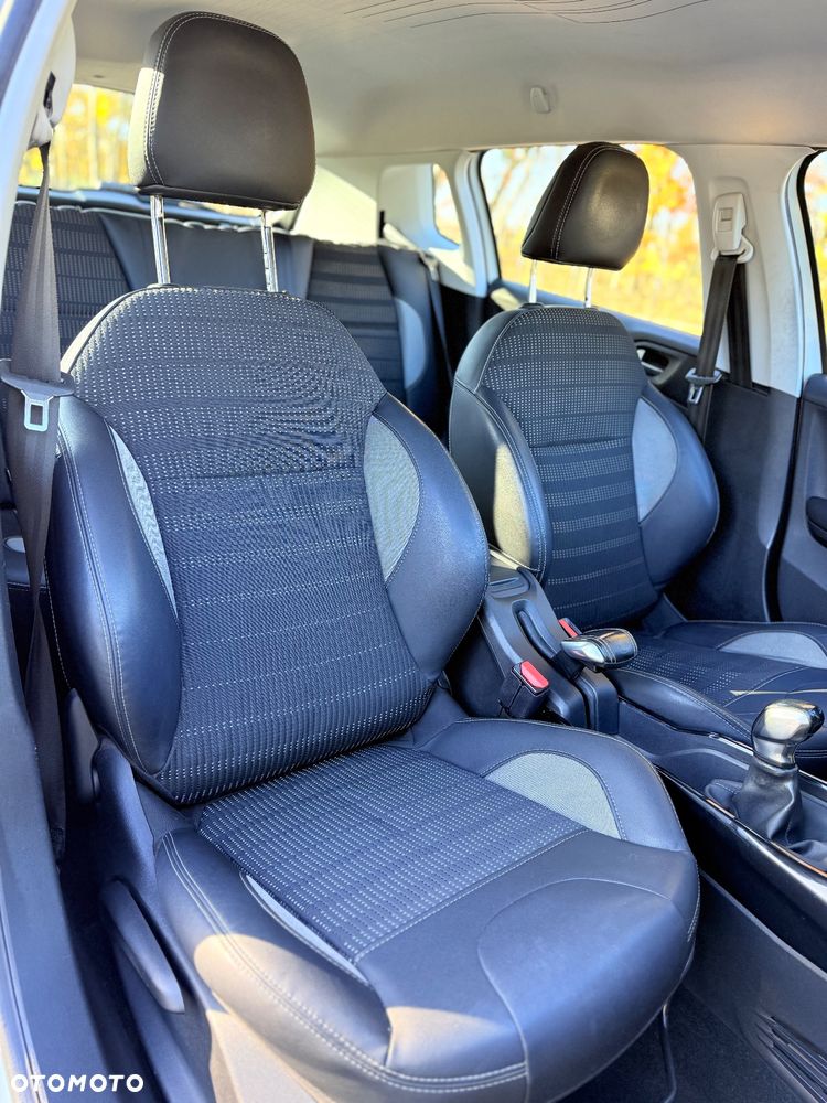 Peugeot 2008 1.2 Pure Tech Allure S&S - 11