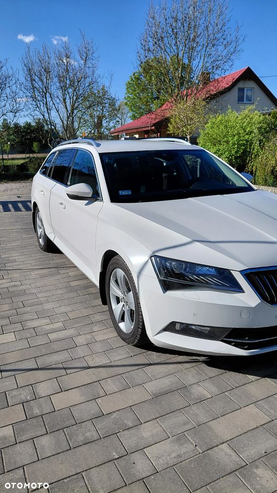Skoda Superb 2.0 TDI Style DSG - 2