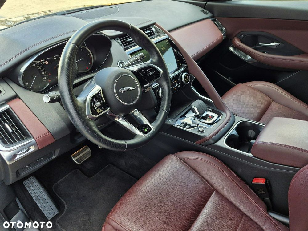 Jaguar E-Pace - 16