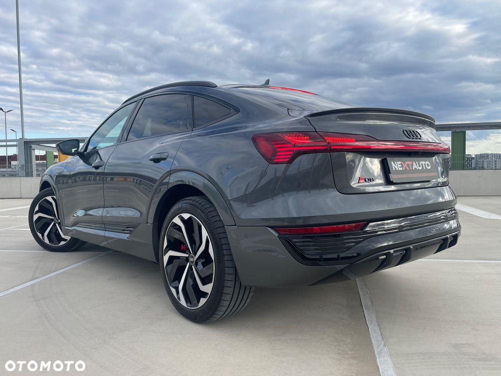 Audi Q8 Sportback e-tron - 8