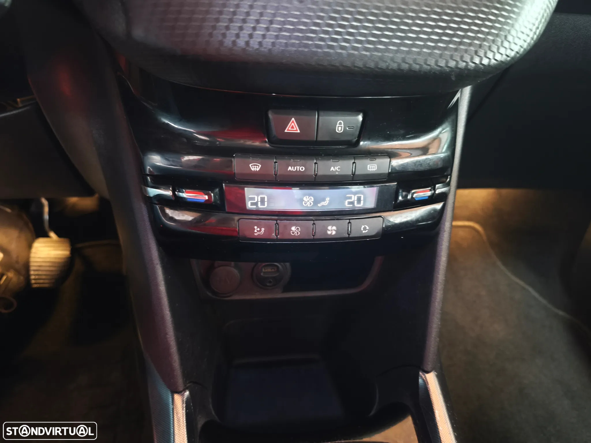 Peugeot 2008 1.6 e-HDi Active - 21