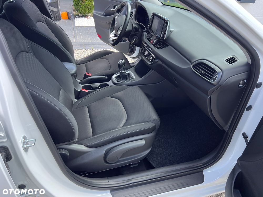 Hyundai i30 1.4 T-GDI Premiere Style - 22