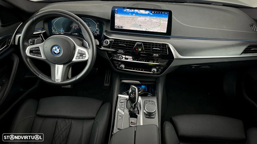 BMW 530 e Pack Desportivo M - 13