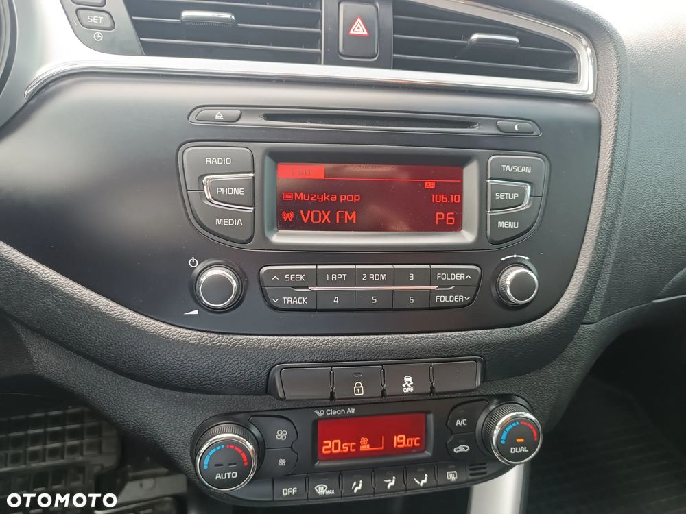 Kia Ceed - 10