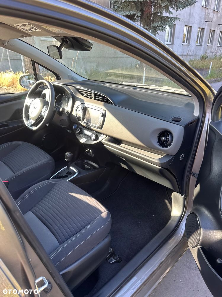Toyota Yaris Hybrid 100 Dynamic - 7