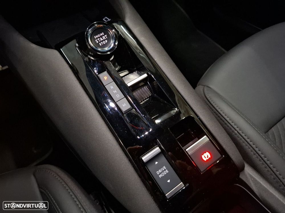 Alfa Romeo Junior 1.2 Speciale eDCT6 — fotografia 18