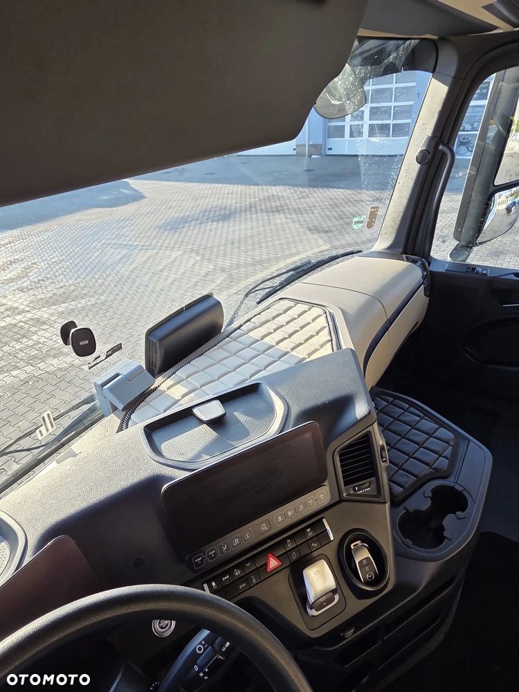 Mercedes-Benz ACTROS 2251 Giga Space - 8