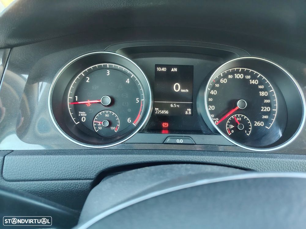 VW Golf 1.6 TDI R-Line - 7