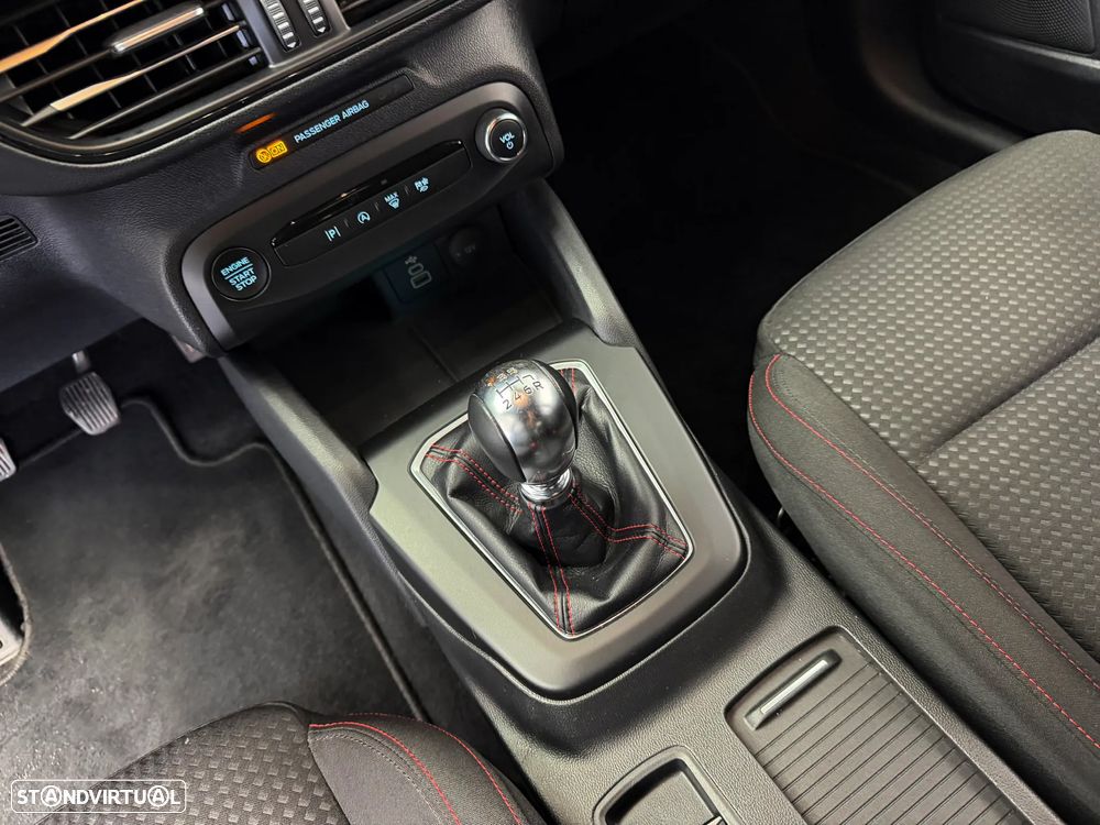 Ford Focus 1.0 EcoBoost MHEV ST-Line - 27