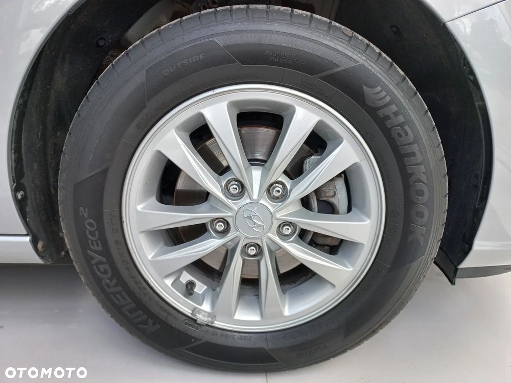 Hyundai i30 1.5 DPI Classic + - 11