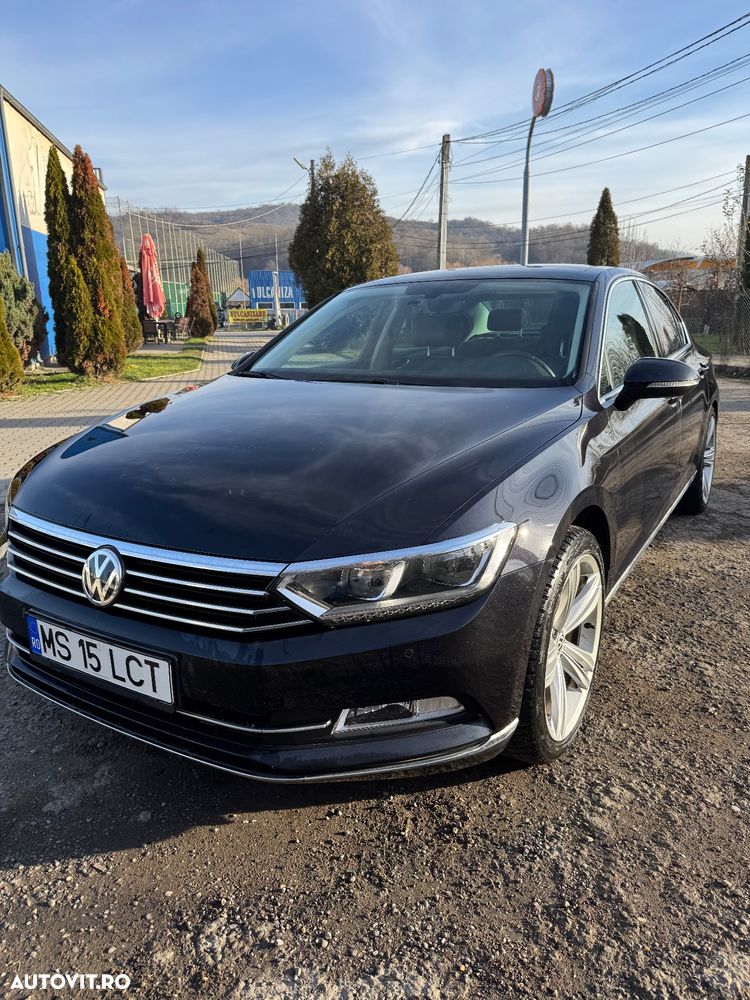Volkswagen Passat - 1