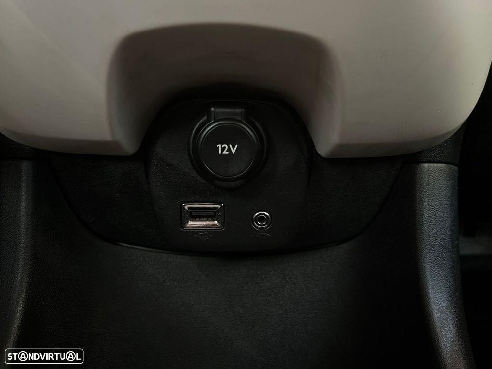 Citroën C1 1.2 VTi Shine — fotografia 13