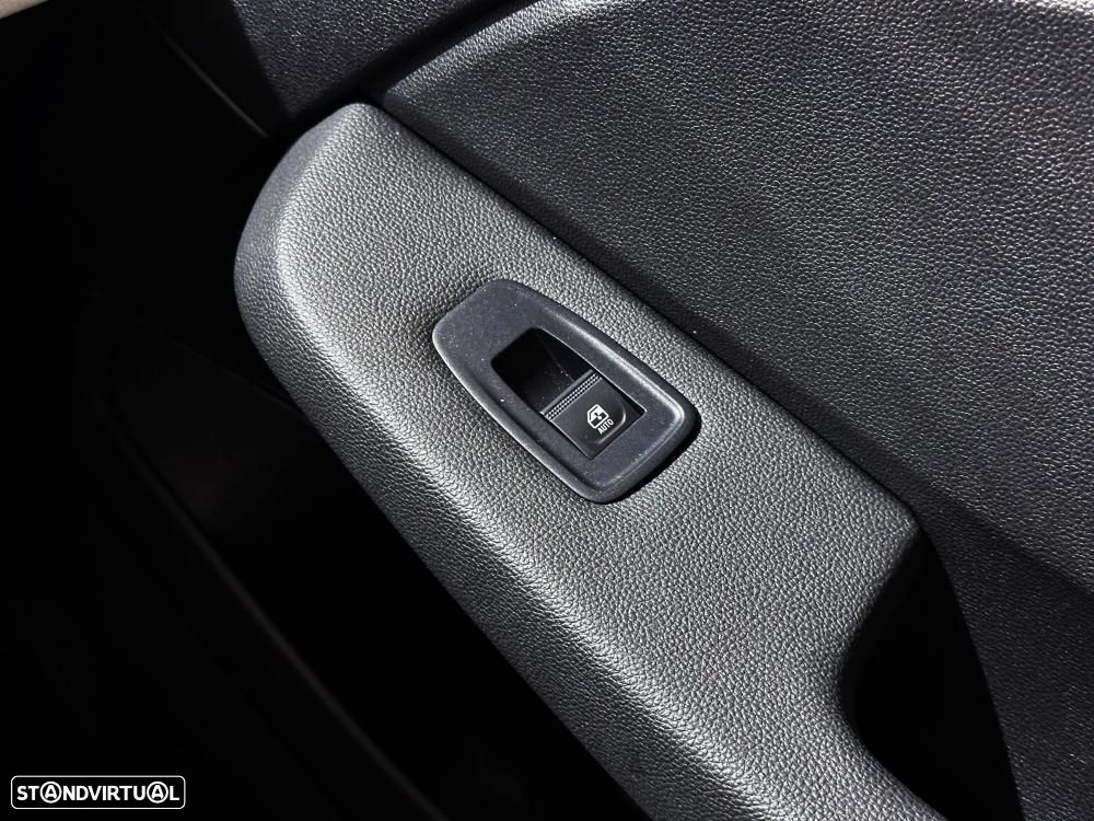 Renault Clio 1.0 TCe Exclusive CVT - 33