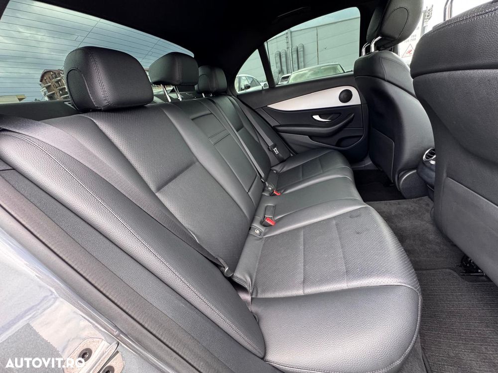 Mercedes-Benz E 220 d 4MATIC Aut. - 15