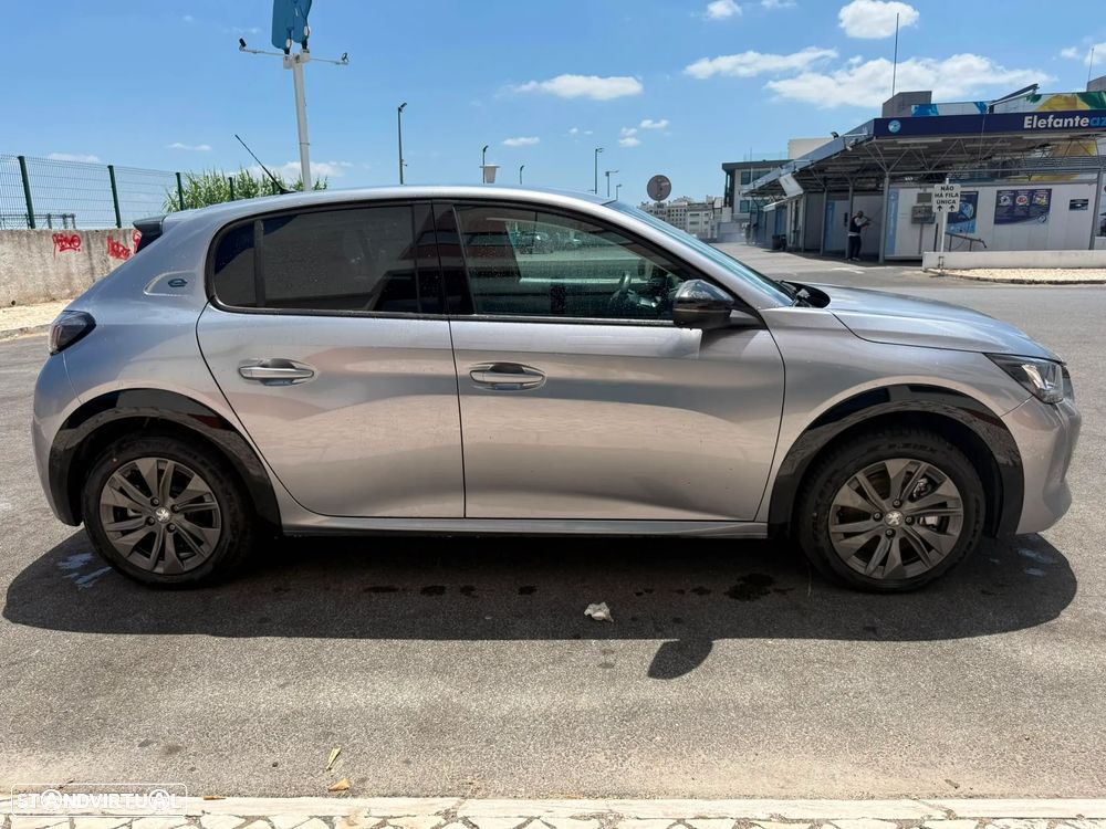Peugeot e-208 Allure - 5