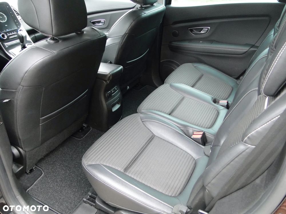 Renault Grand Scenic - 16