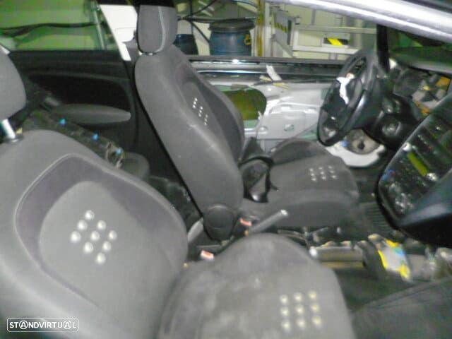 Carro MOT: 199A3000 Cxvel: 55192042 FIAT GRANDE PUNTO 2008 1.3D 90CV 3P PRETO DIESEL - 7