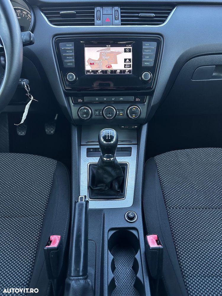 Skoda Octavia 1.6 TDI Business - 14