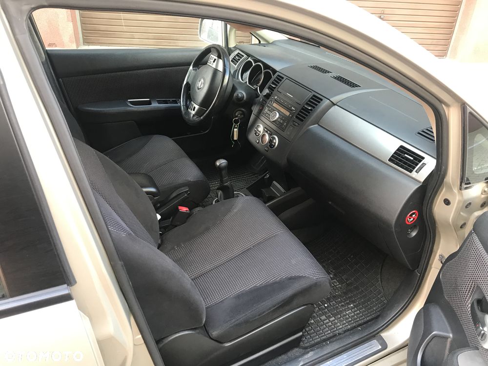 Nissan Tiida 1.6 Tekna - 12